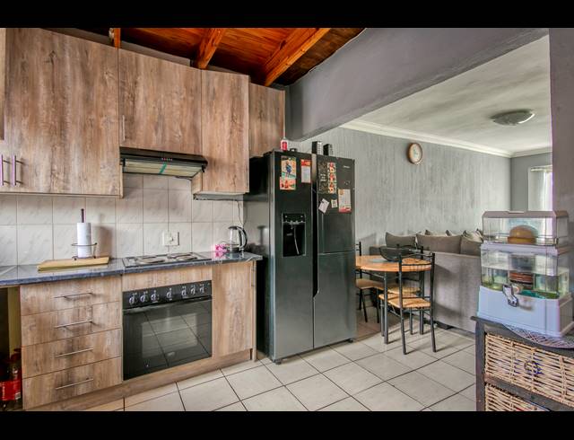 2 BEDROOM APARTMENT FOR SALE IN WELTEVREDEN PARK